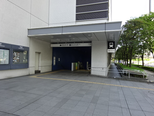 駅出入口 (出口5a)